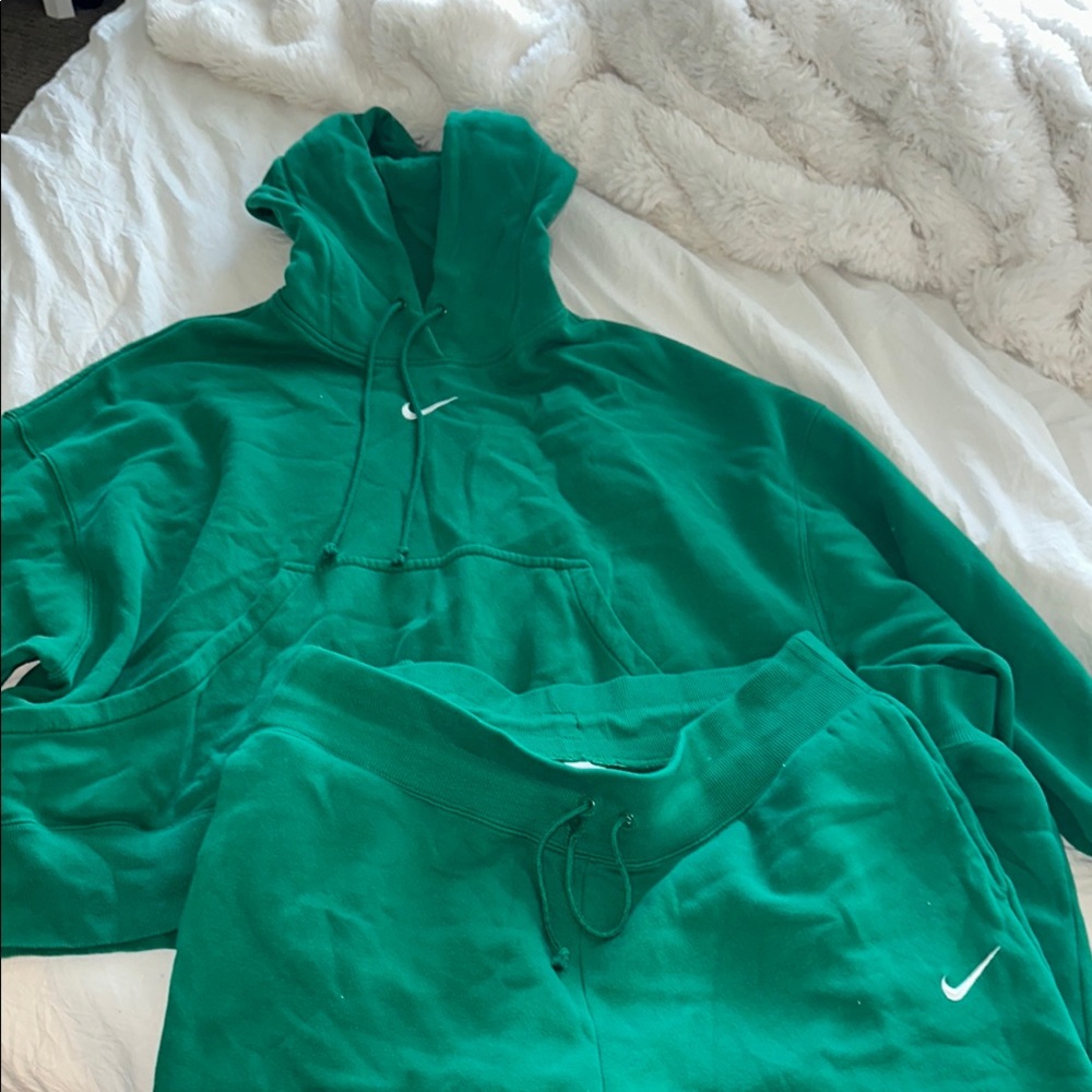 Nike Green Hoodie and Sweatpants Set